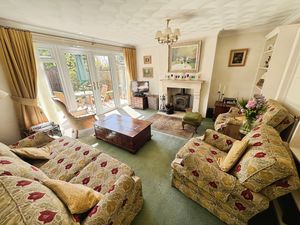 Lounge- click for photo gallery